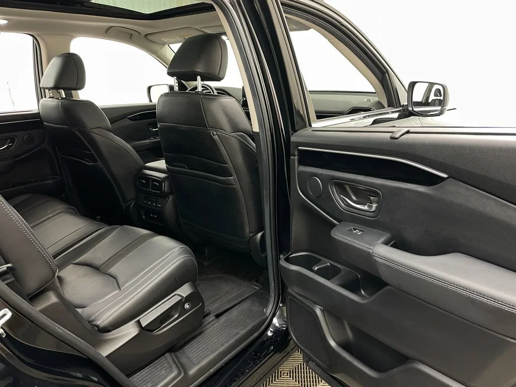 Used 2024 Black Honda Touring image 43