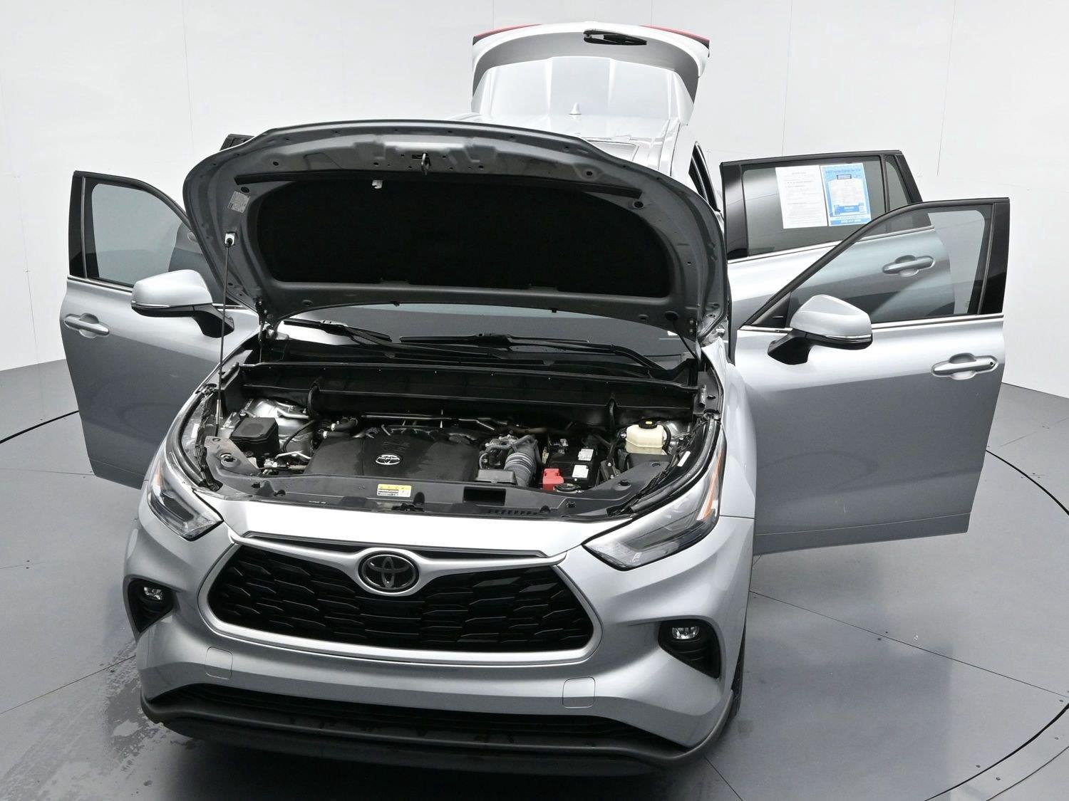 Used 2022 Celestial Silver Metallic Toyota XLE image 49