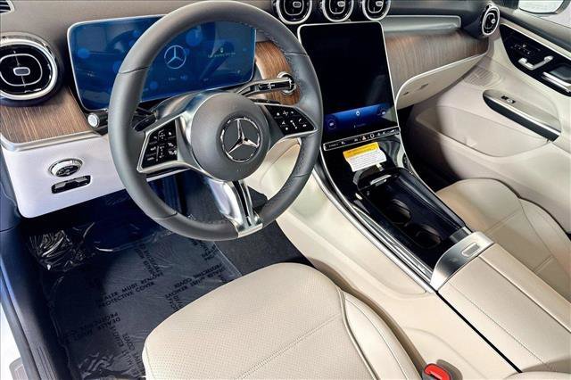 New 2026 Polar White Mercedes-Benz GLC 300 image 38
