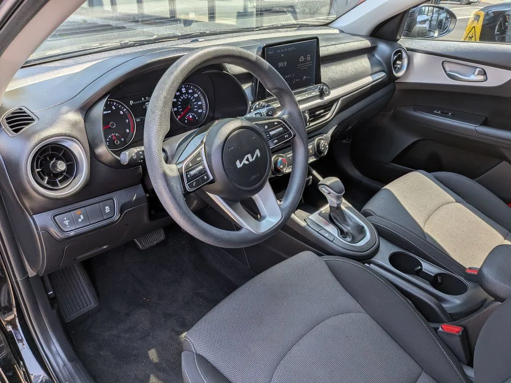 Used 2023 Black Kia LXS image 12