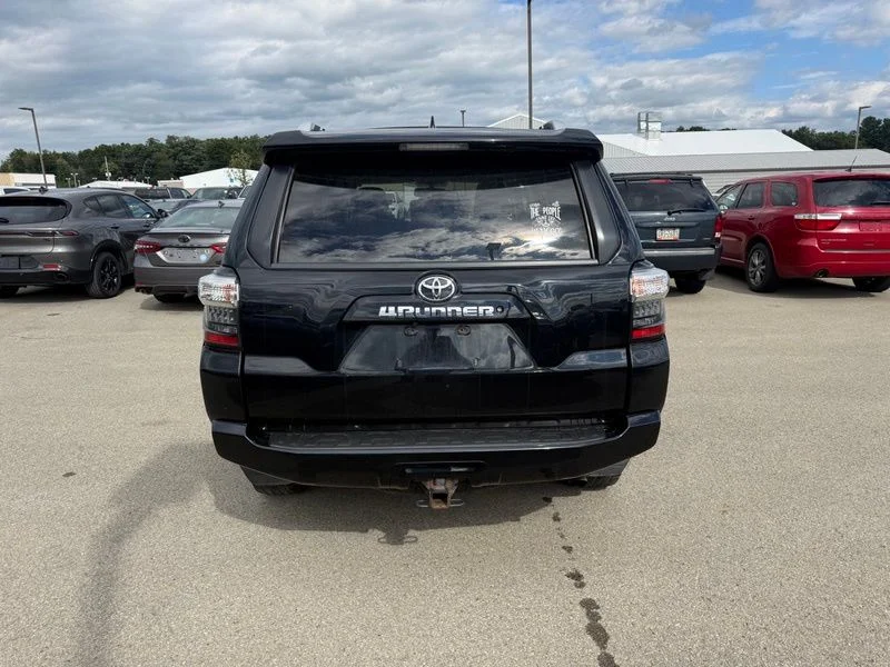 Used 2018 Black Toyota SR5 Premium image 17