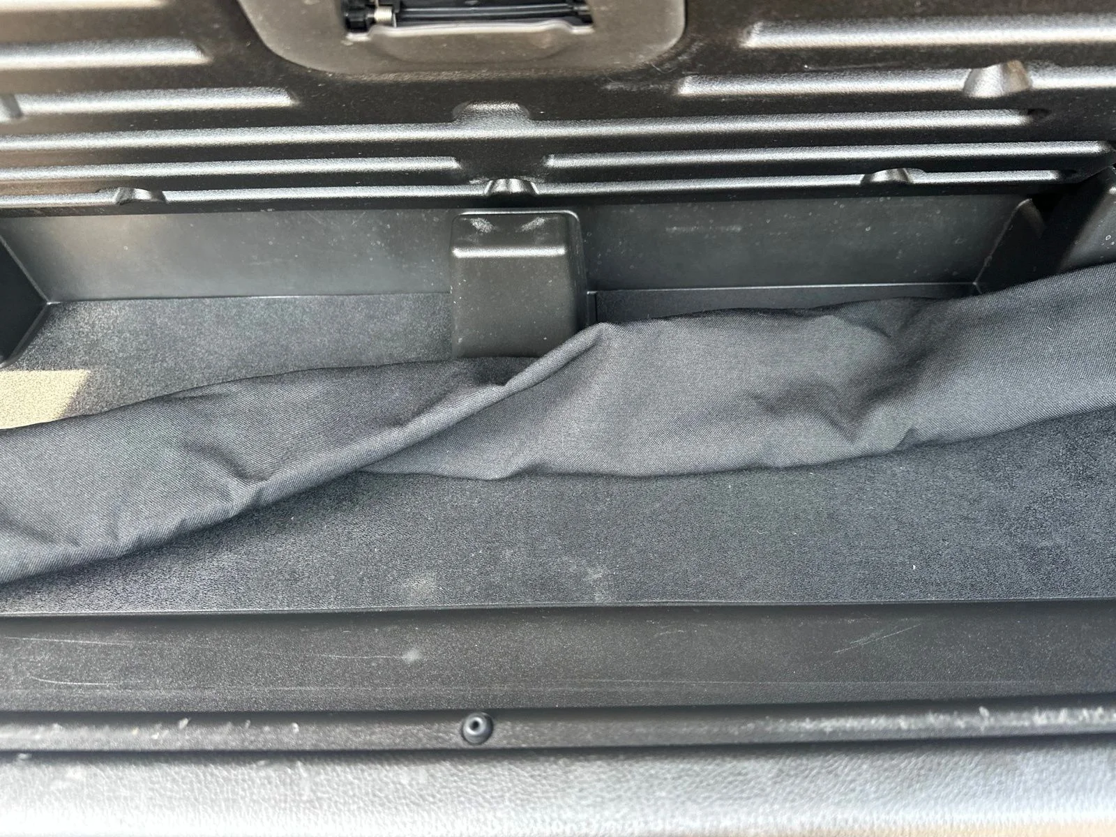 Used 2018 Red GMC SLT image 31