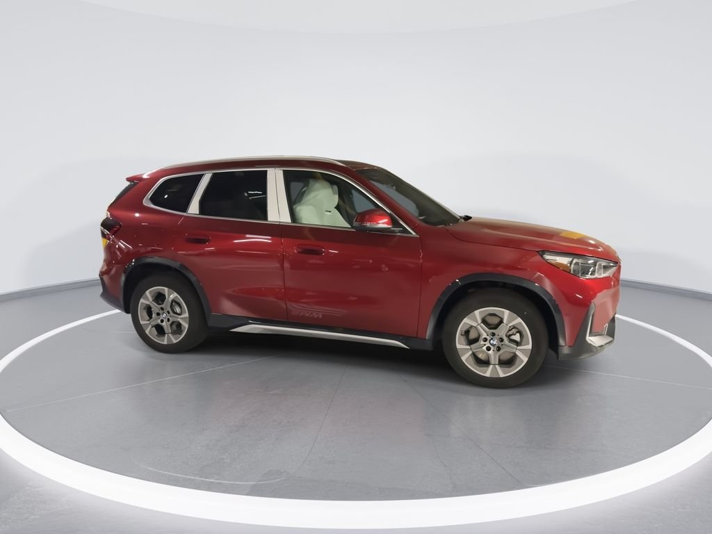 Used 2026 Red Metallic BMW xDrive28i image 9