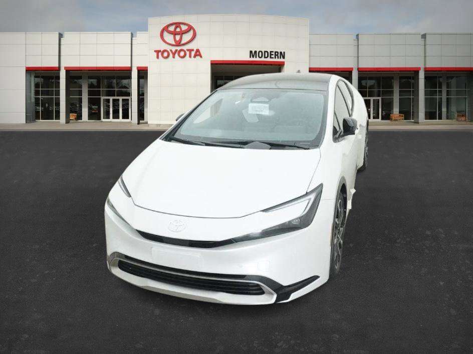 New 2026 Wind Chill Pearl Toyota XSE Premium image 5