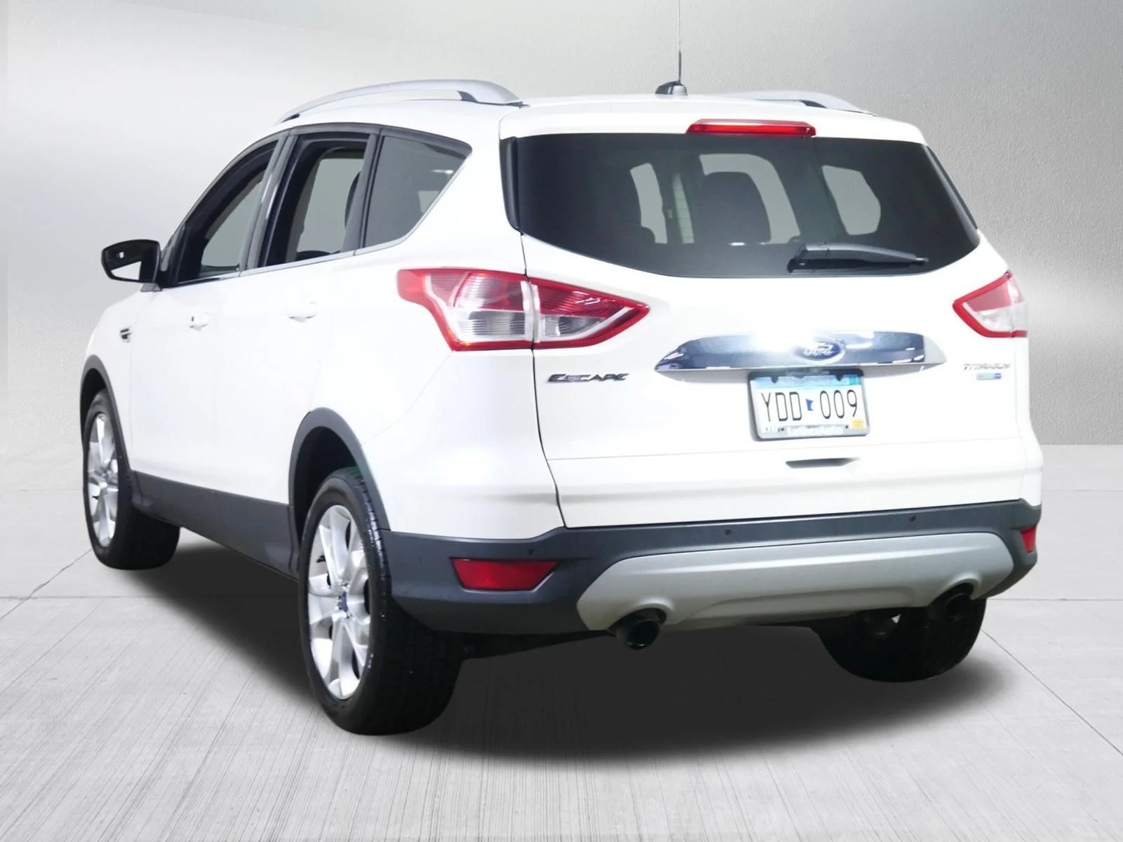 Used 2016 White Platinum Metallic Tri-Coat Ford Titanium image 5