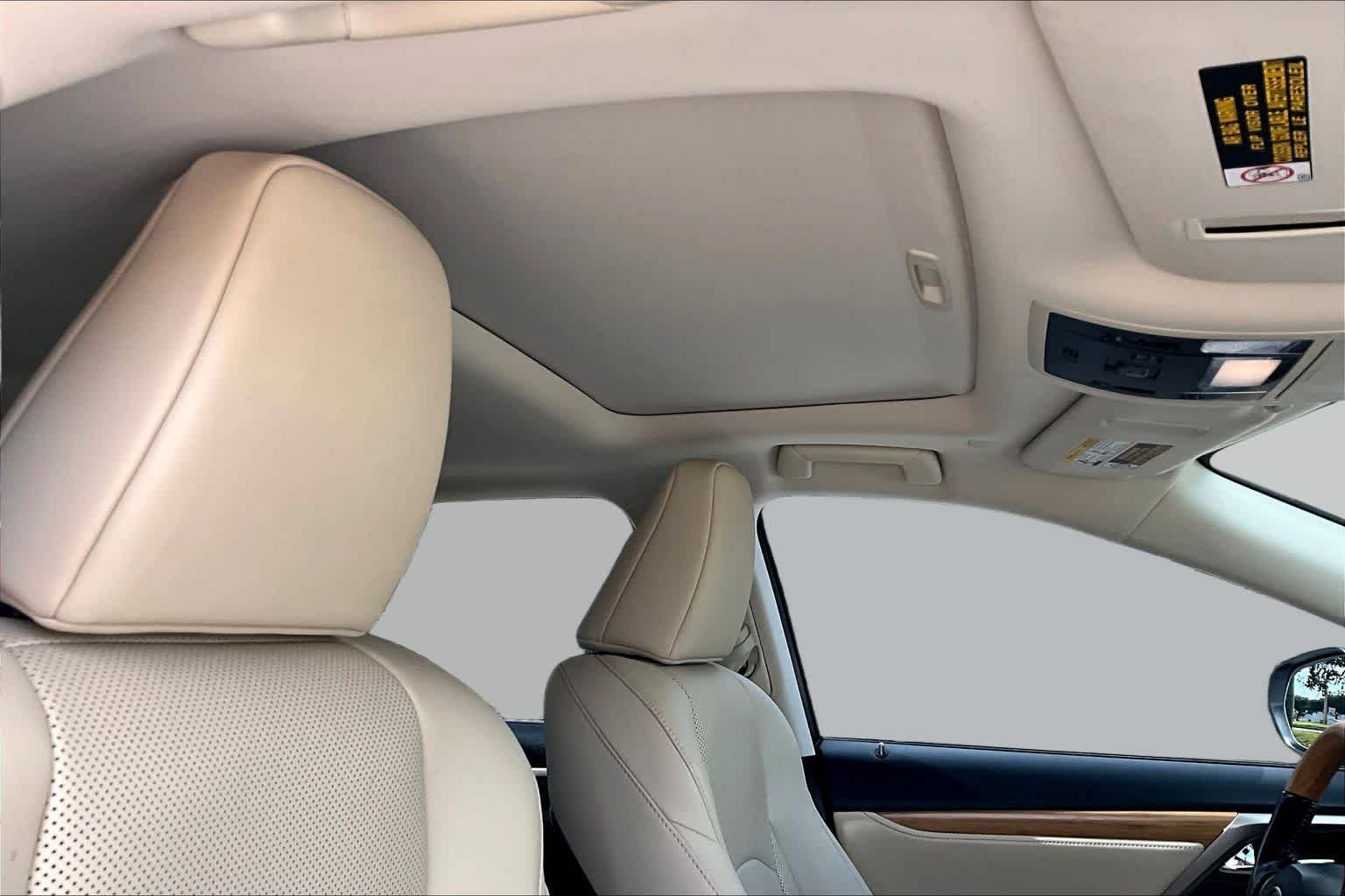 Used 2022 Eminent White Pearl Lexus  image 14