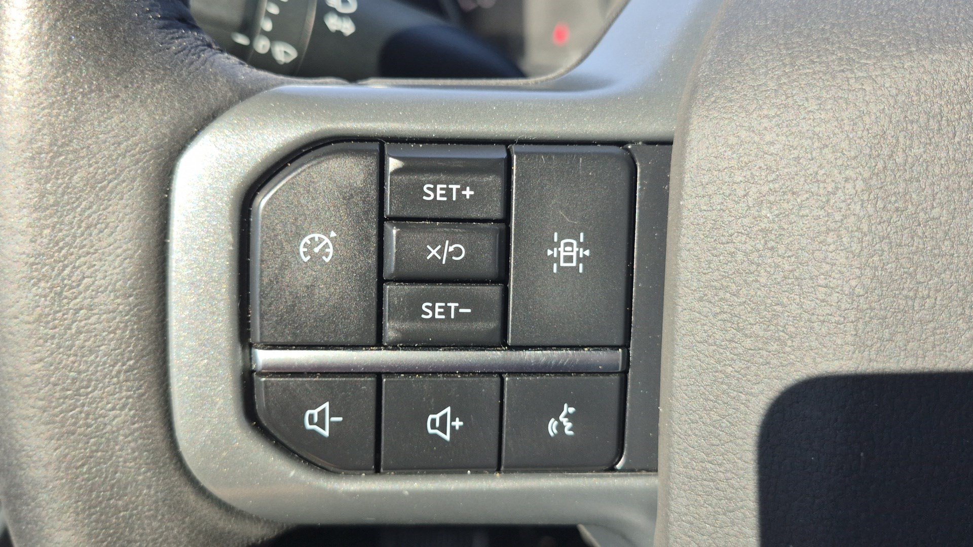 Used 2022 Oxford White Ford XLT image 16