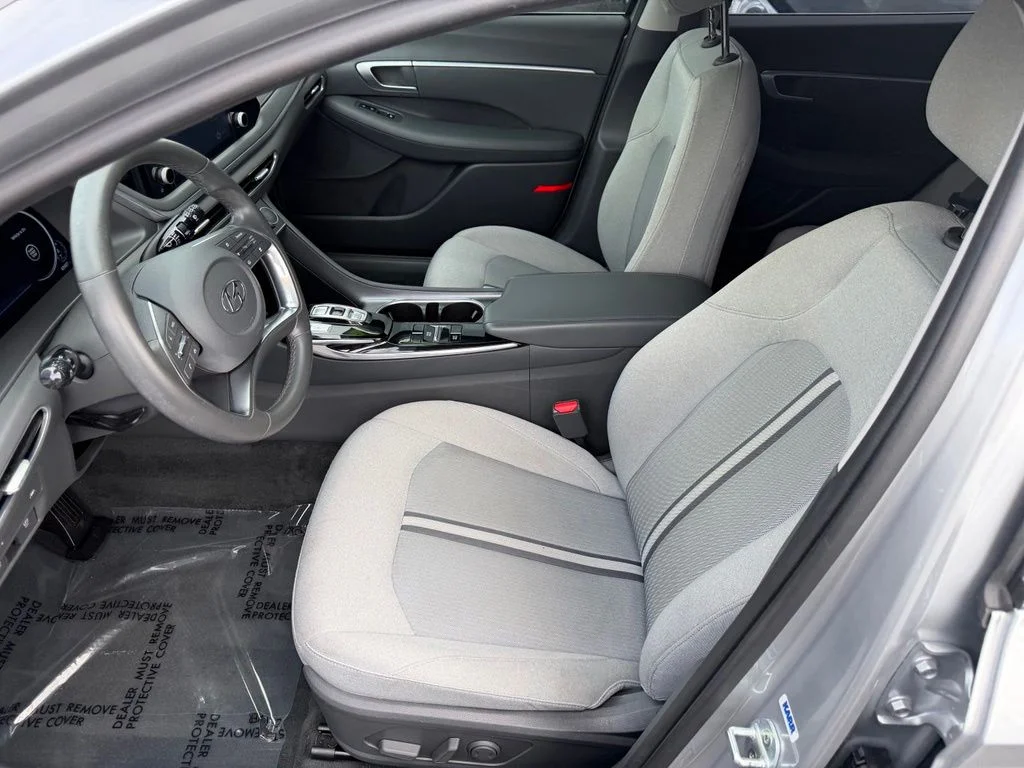 Used 2021 Shimmering Silver Pearl Hyundai SEL image 11