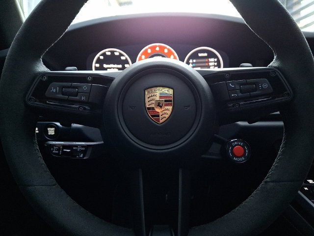 2025 Porsche 911 GTS - Photo 23