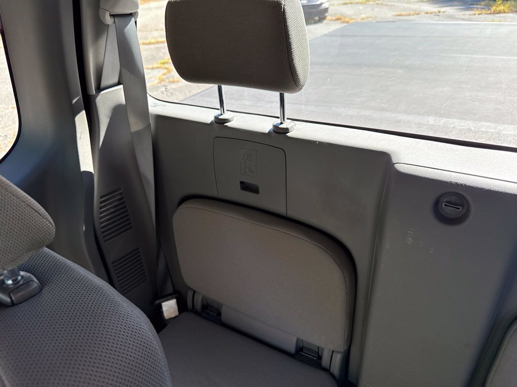 Used 2019 White Nissan S image 13