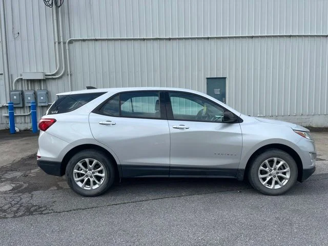 Used 2018 Silver Ice Metallic Chevrolet LS image 4
