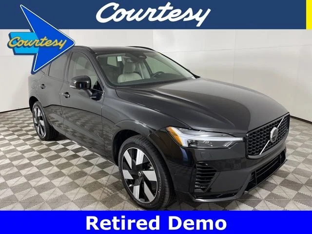 Certified Used 2025 Onyx Black Metallic Volvo Plus image 1