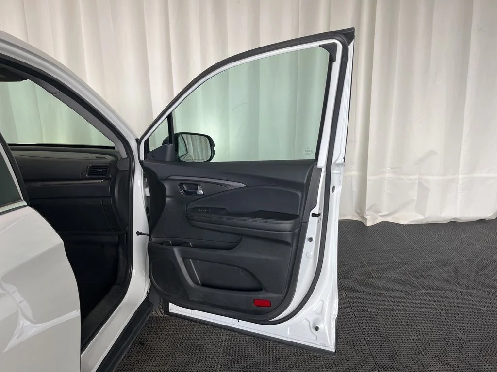 Used 2022 White Honda EX-L image 20