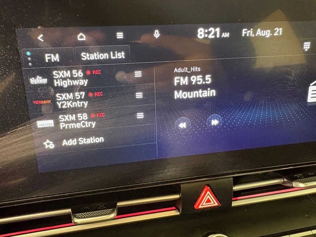 Used 2024 Silver Hyundai SEL image 29