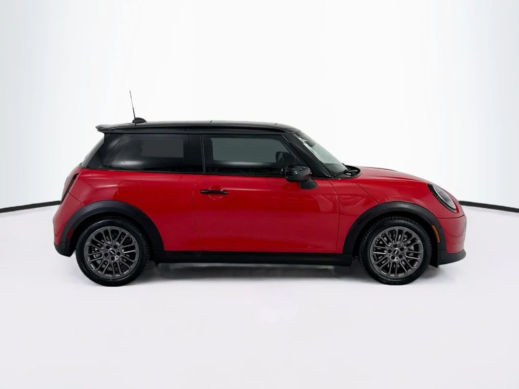 Certified Used 2025 Chili Red II MINI Signature image 5