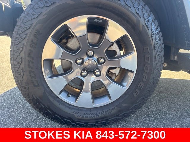 Used 2019 White Jeep Unlimited Sahara image 9
