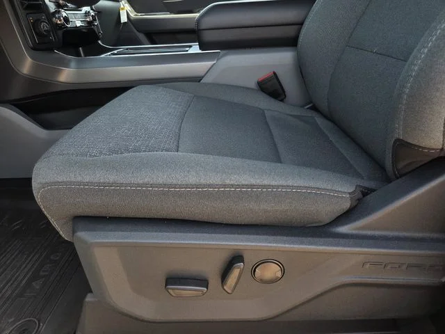 New 2026 Carbonized Gray Metallic Ford XLT image 40