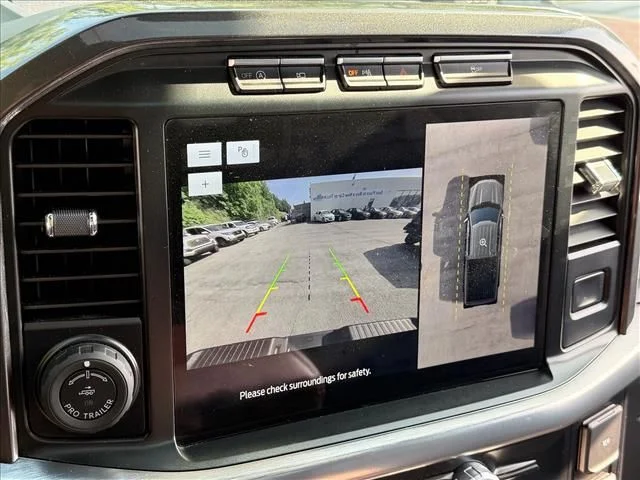 Used 2023  Ford Lariat image 26