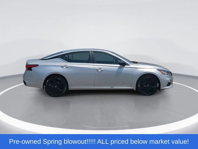 Used 2020 Silver Nissan 2.5 SR image 9