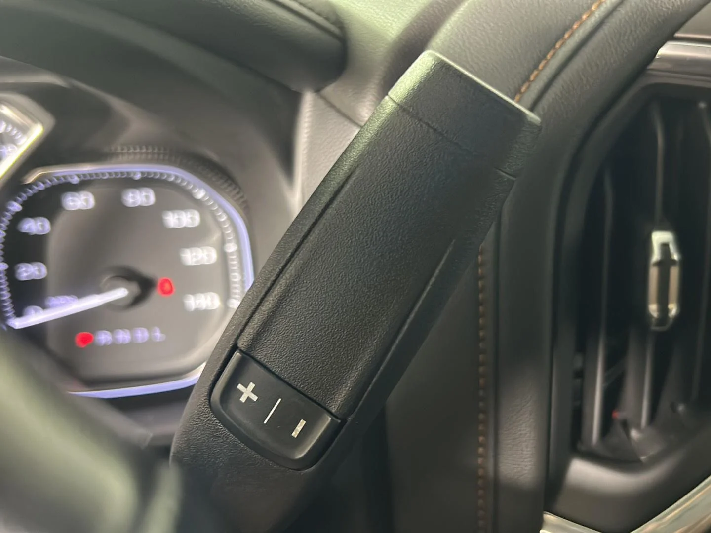 Used 2021 Summit White GMC AT4 image 27