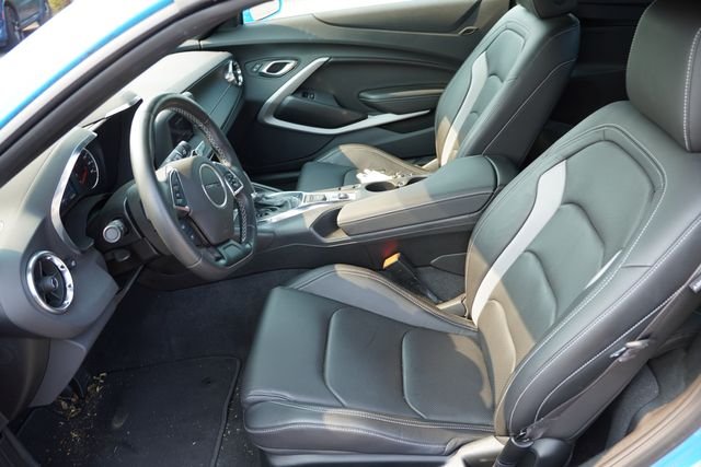 Used 2023 Blue Chevrolet 2LT image 4
