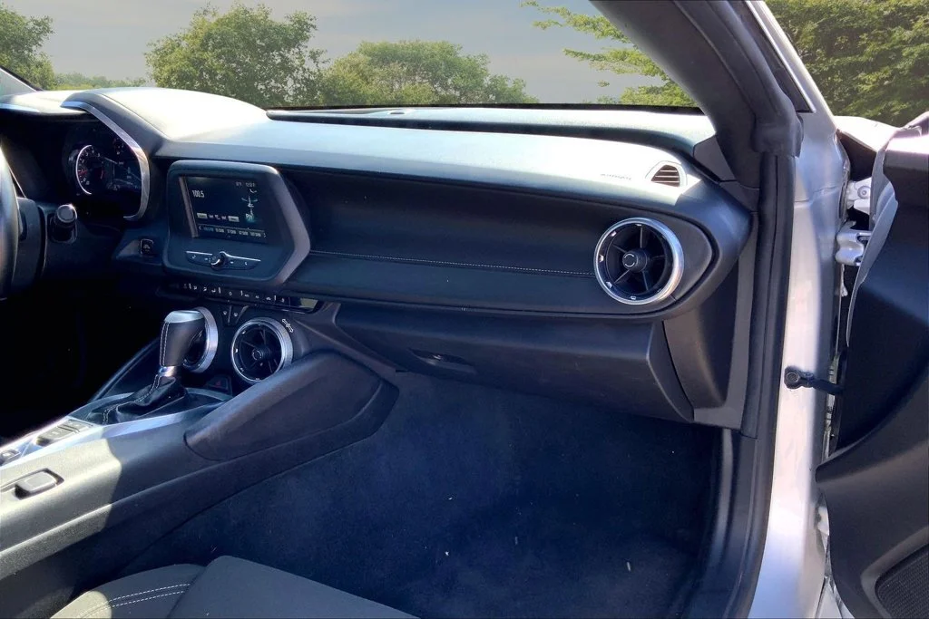 Used 2017 Silver Chevrolet 1LT image 23
