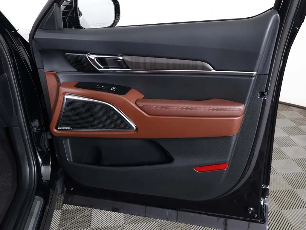 Used 2024 Black Kia SX image 26