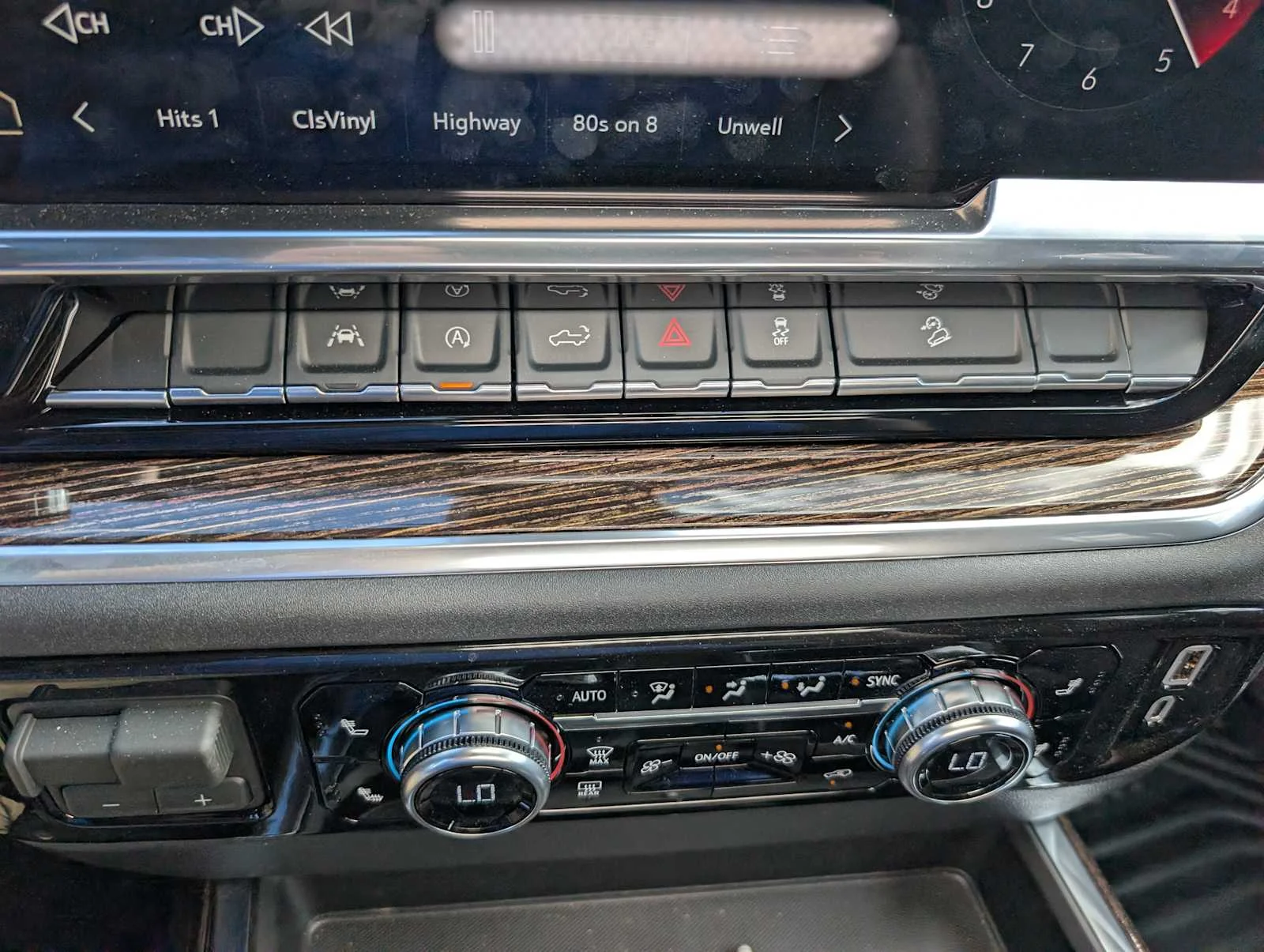 New 2026 Sterling Metallic GMC Elevation image 28