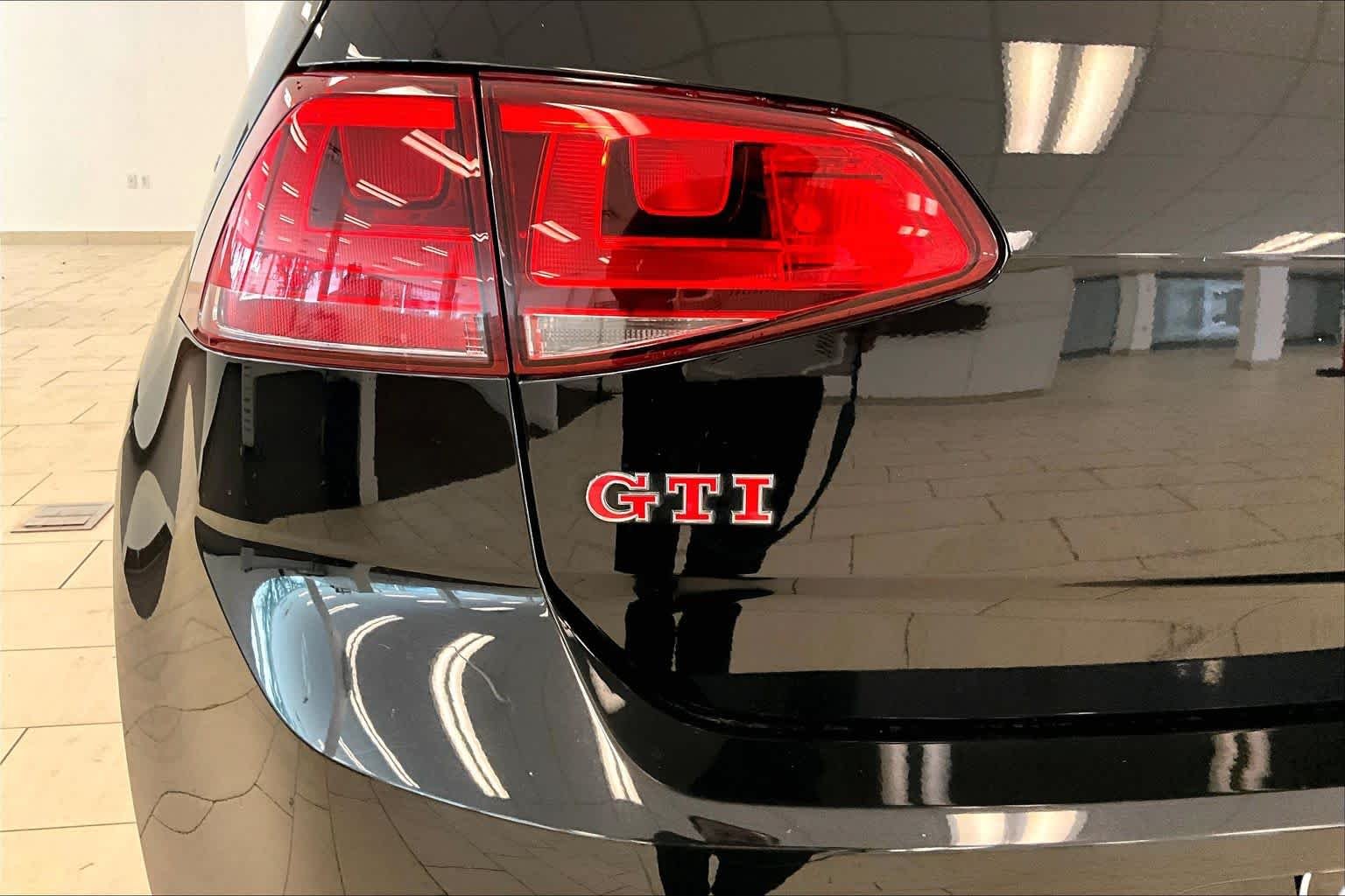 Used 2017 BLACK Volkswagen Autobahn image 28