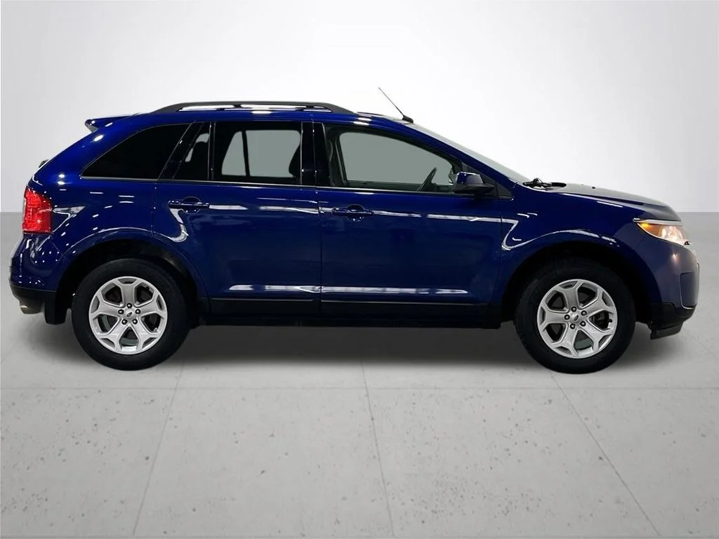 Used 2014 Blue Ford SEL image 9