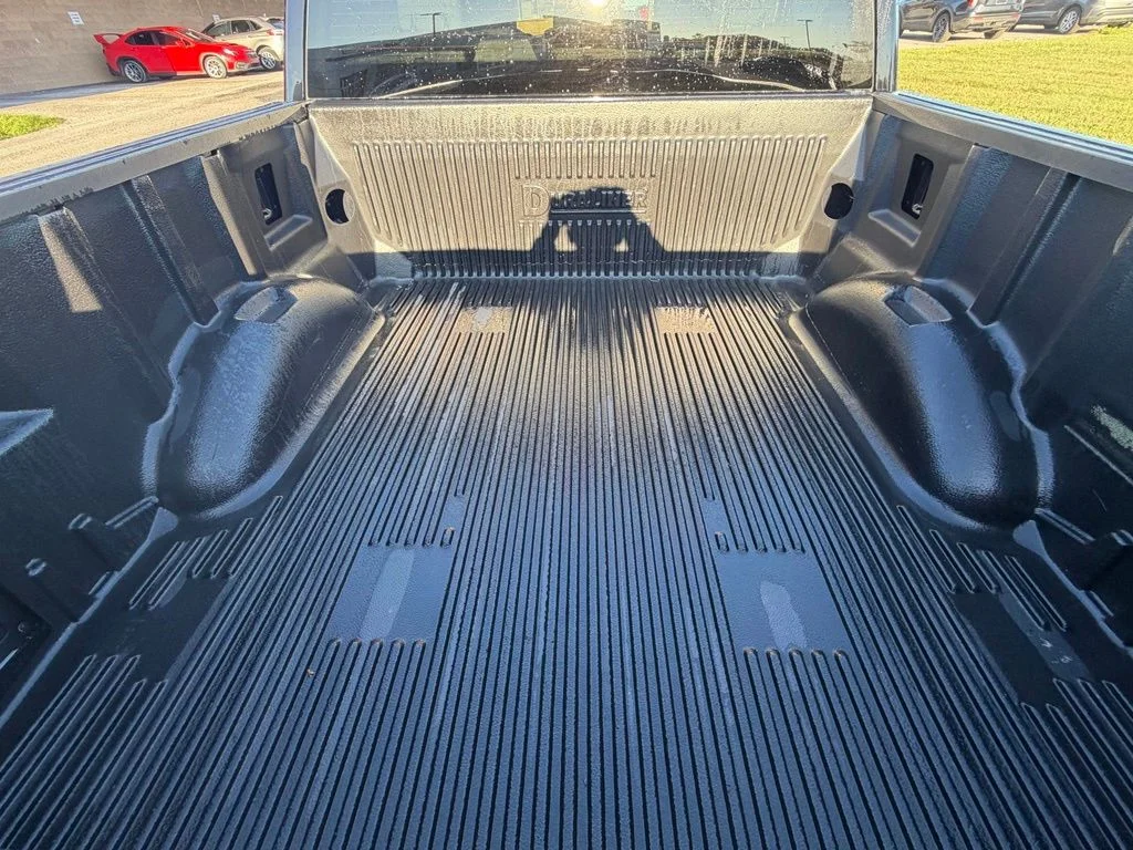 Used 2025 Black Ford XLT image 39