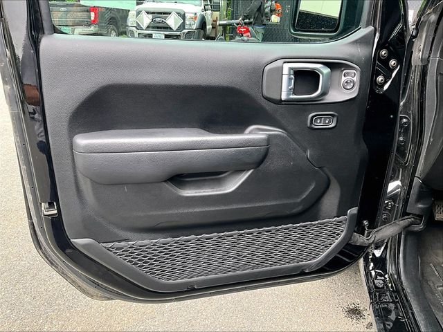 Used 2023 Black Jeep Sport image 18