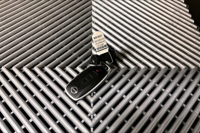 2025 Nissan Rogue Platinum - Photo 14