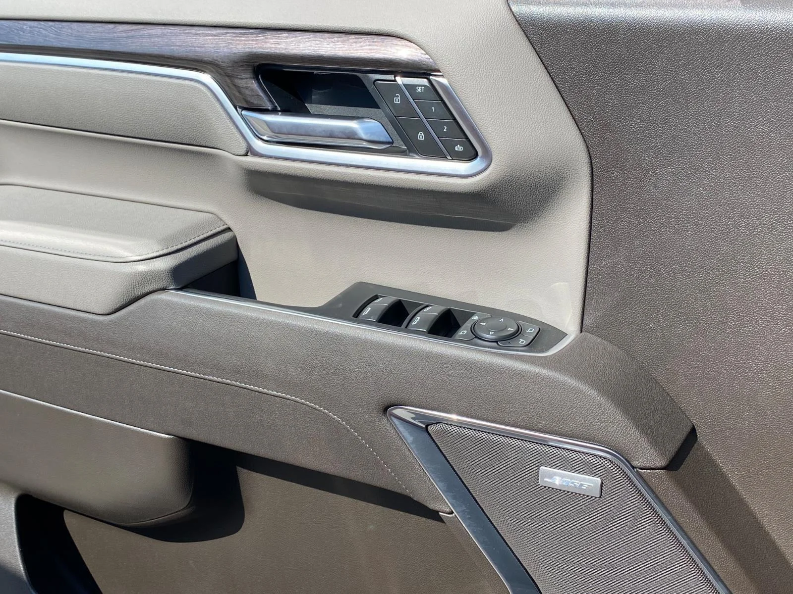 2025 Chevrolet Silverado 1500 LTZ - Photo 21