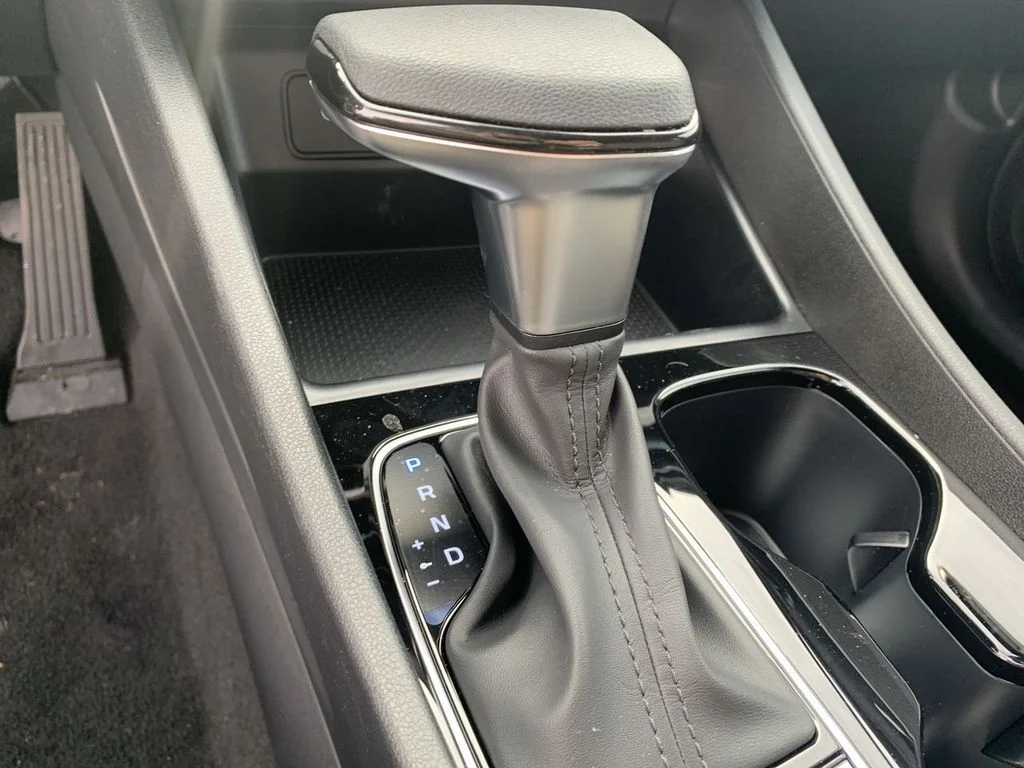 New 2026 White Hyundai SE image 20