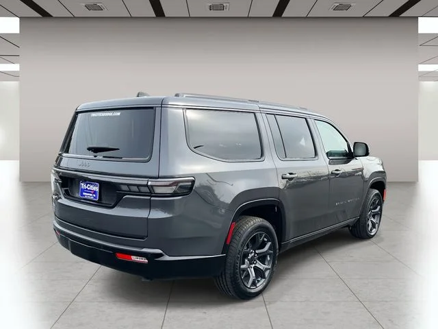 New 2026 Baltic-Gray Metallic Clear-Coat Exterior Paint Jeep Limited Altitude image 3