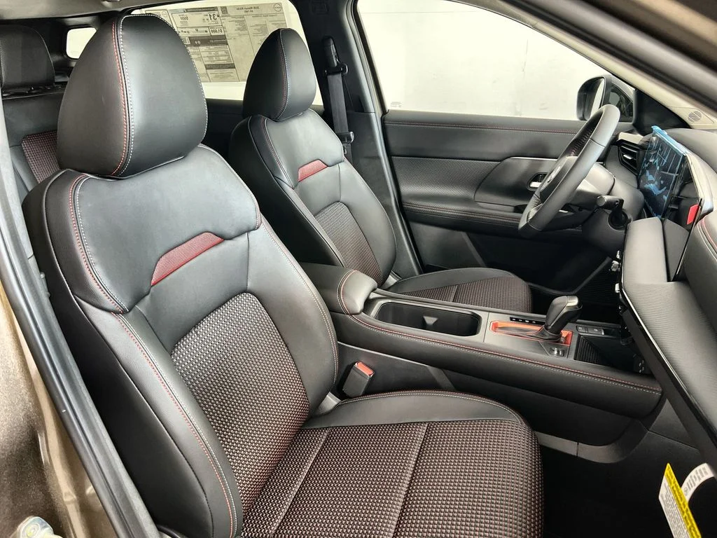 New 2026 Canyon Bronze Metallic Nissan SR image 24