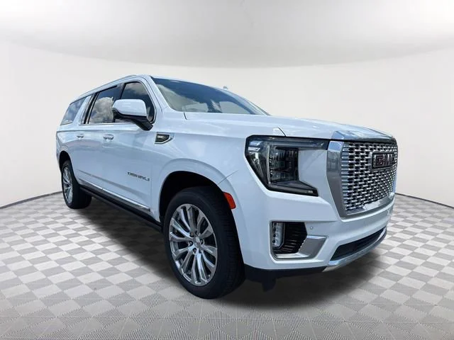 Used 2023 Summit White GMC Denali image 3