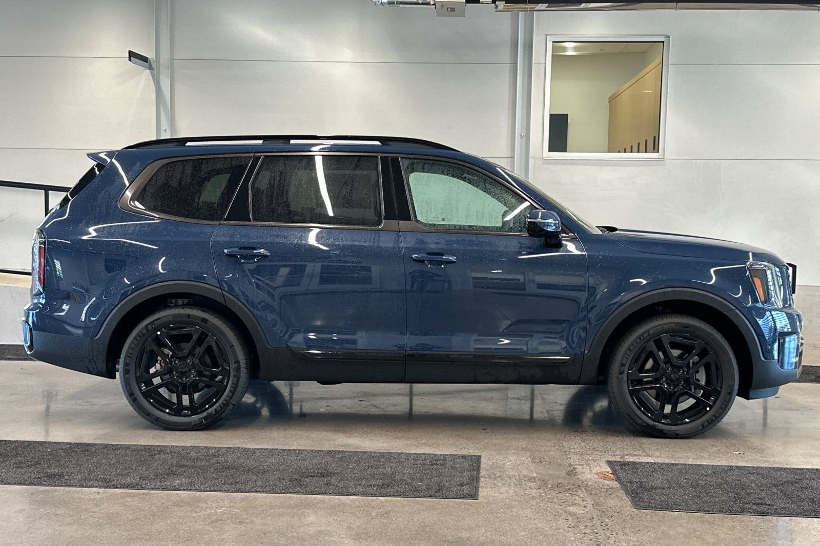 2025 Kia Telluride SX Prestige X-Line - Photo 2
