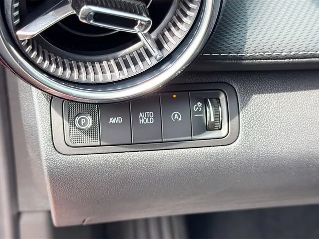 2027 Chevrolet Equinox LT - Photo 13