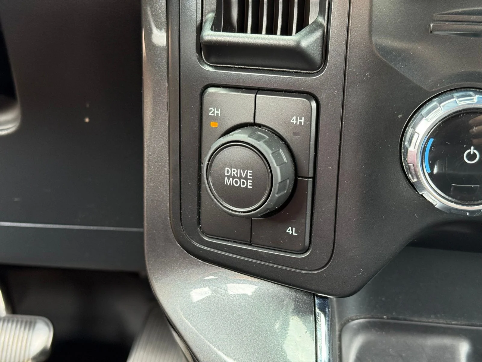 Used 2022 White Ford XLT image 31