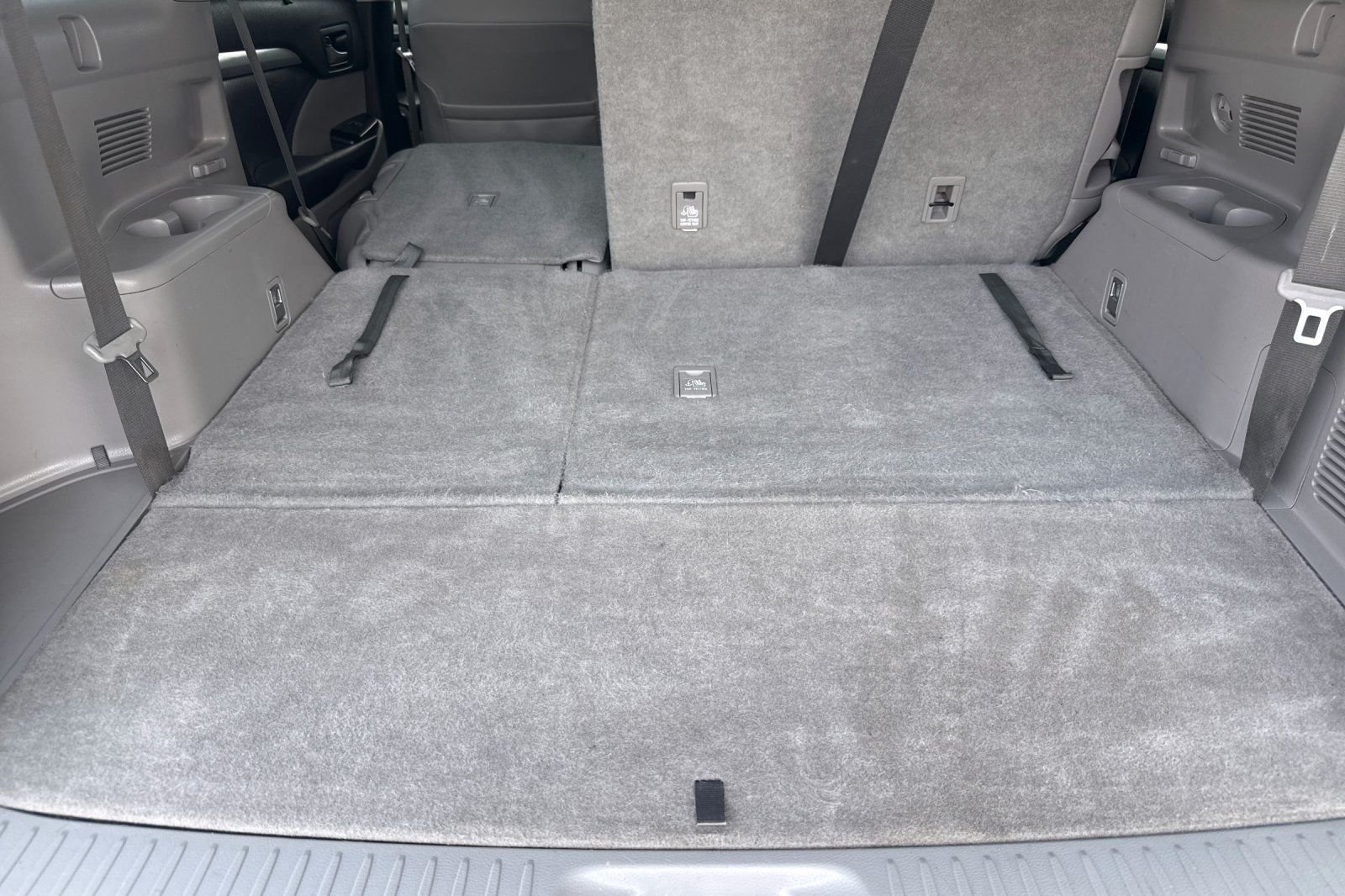 Used 2018 White Toyota XLE image 15