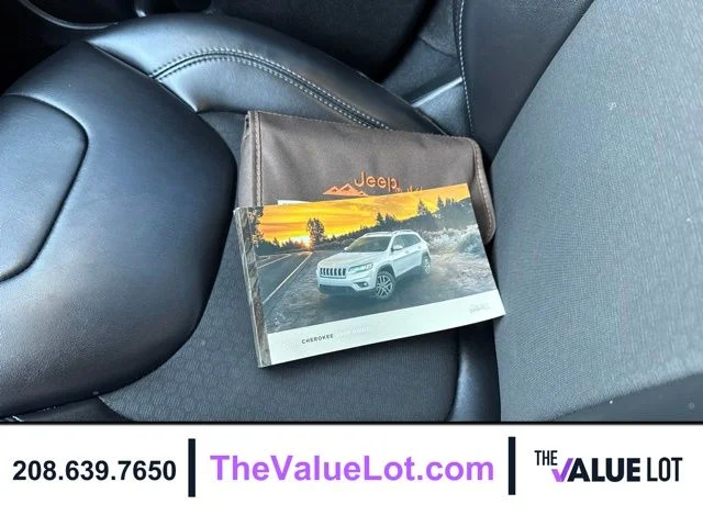 Used 2019 Silver Jeep Latitude Plus image 26
