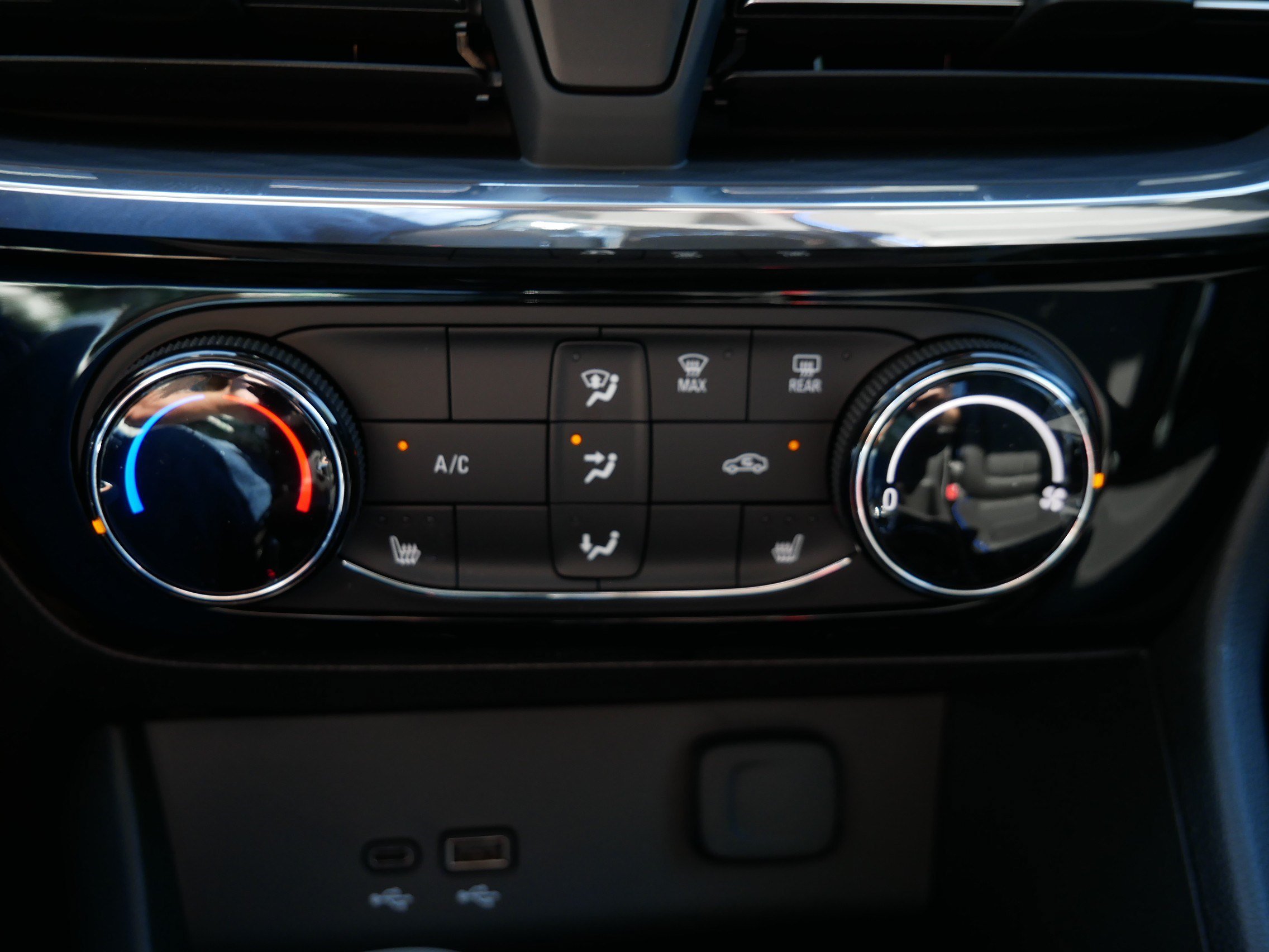 2026 Buick Encore GX Sport Touring - Photo 8