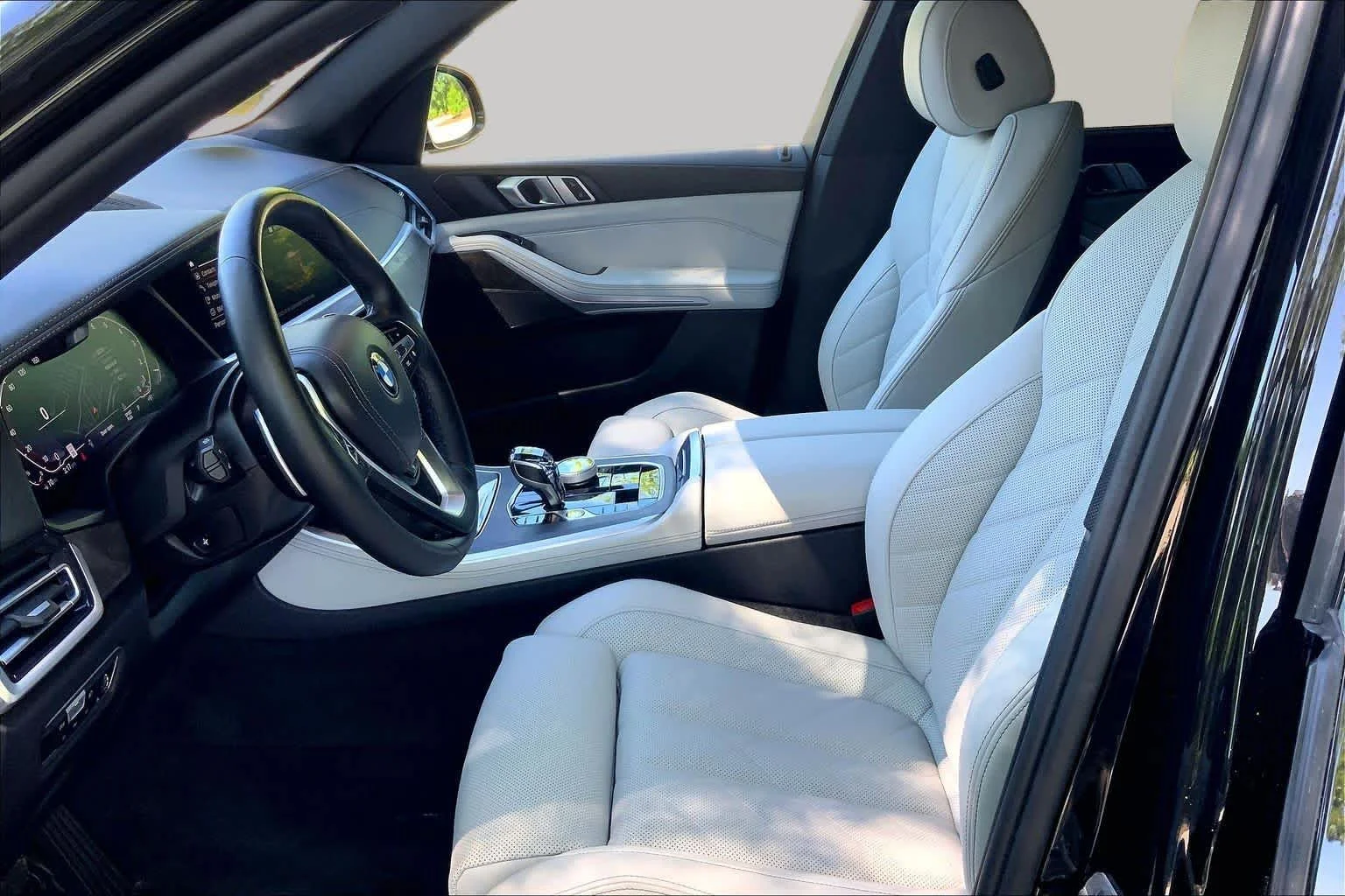 Certified Used 2023 Black Sapphire Metallic BMW xDrive40i image 8