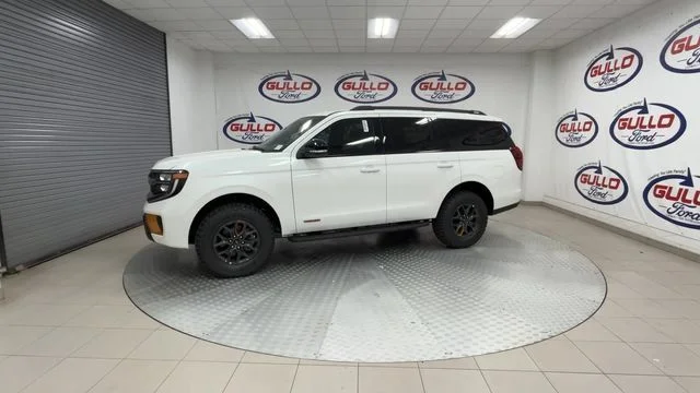 New 2027 Star White Metallic Tri-Coat Ford Tremor image 8