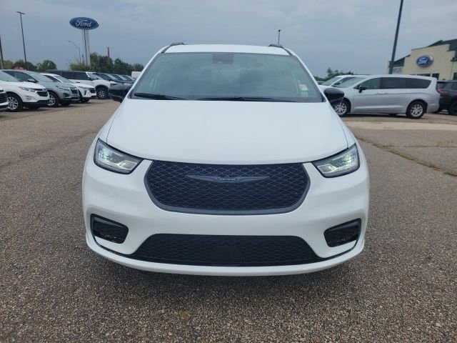 2026 Chrysler Pacifica Select - Photo 20