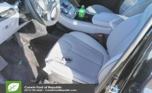 Used 2025 Abyss Black Pearl Hyundai SEL image 4