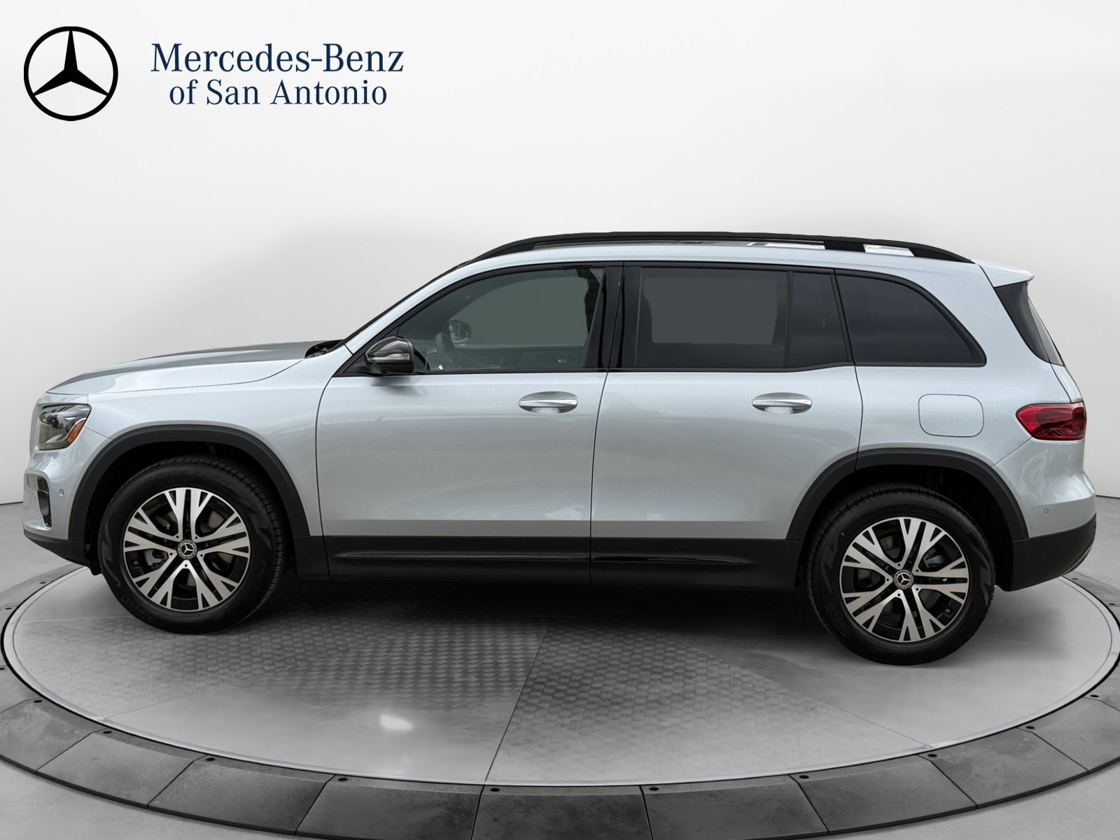 New 2026 Cirrus Silver Metallic Mercedes-Benz GLB 250 image 29