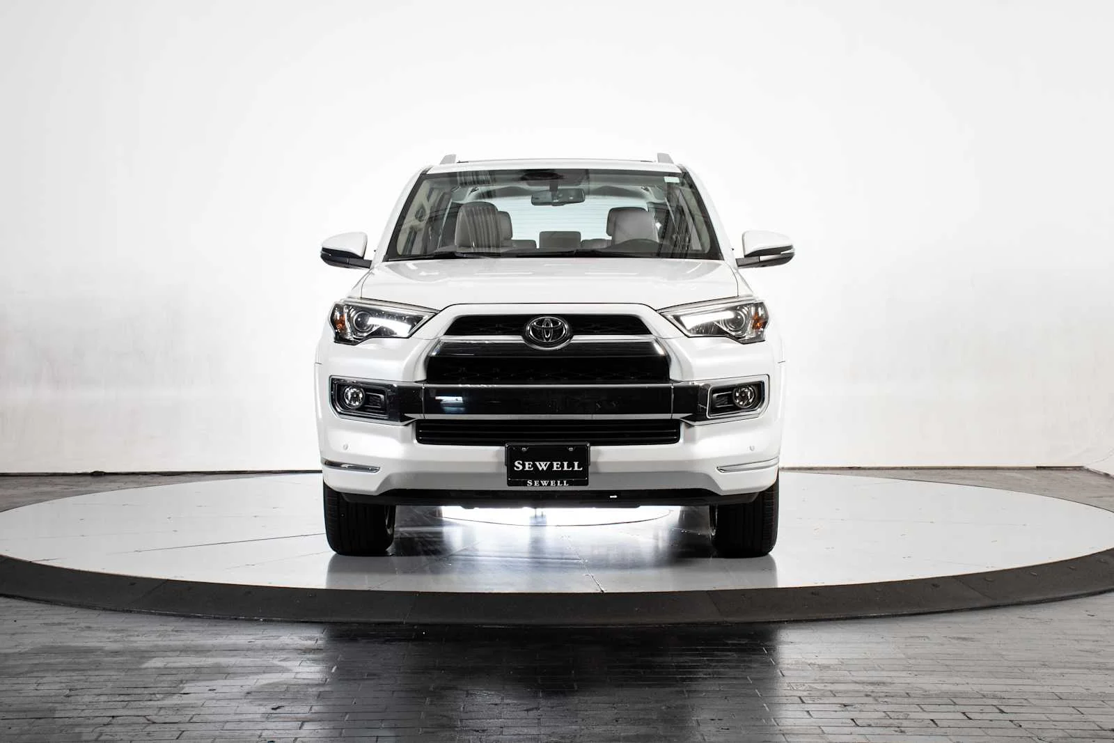 Used 2014 Blizzard Pearl Toyota Limited image 9